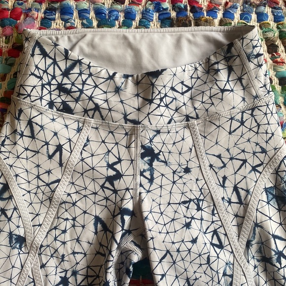 Lululemon Star Crush Crop Sz6 - Picture 2 of 6